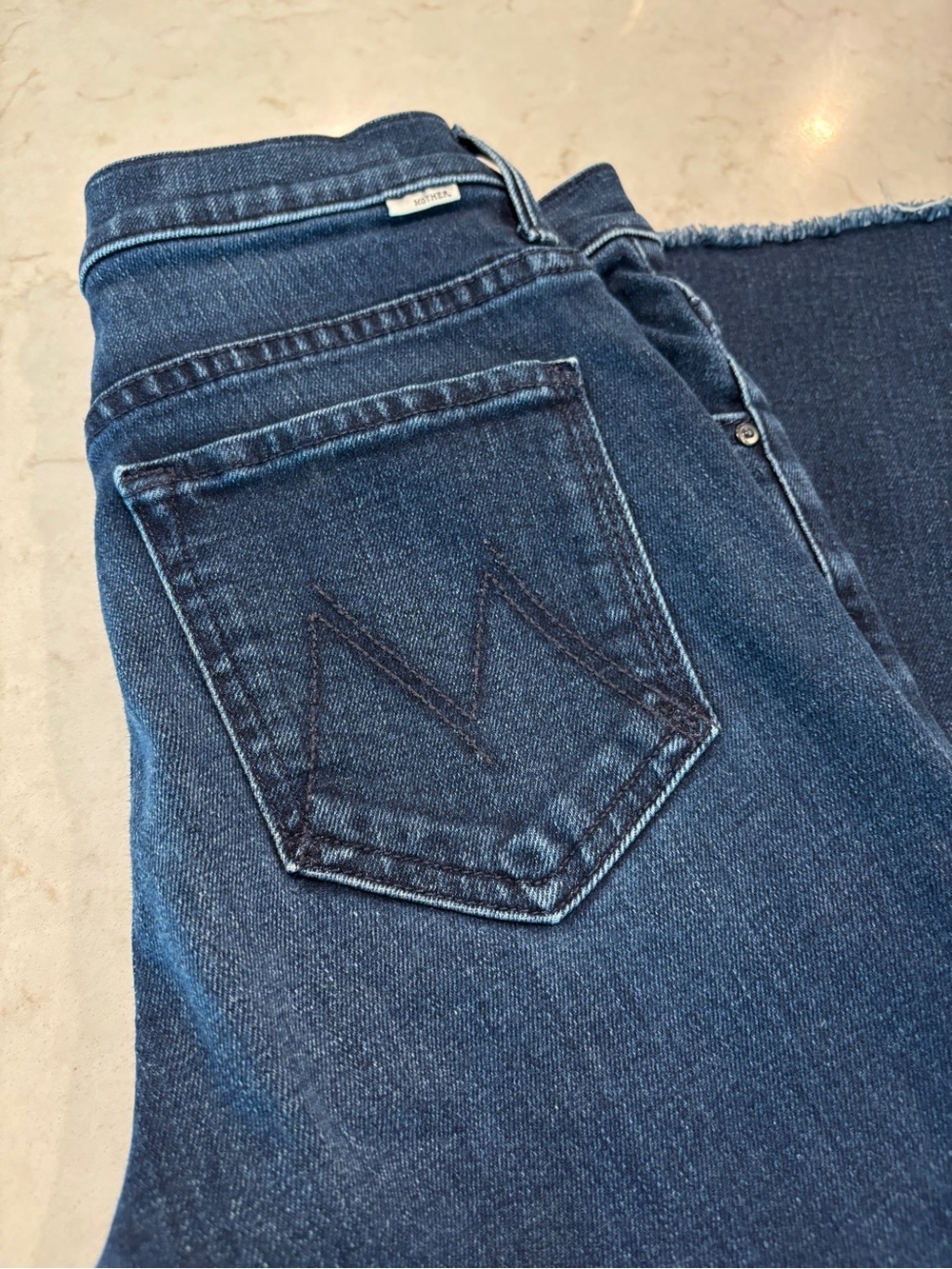 Mother Dark Wash Straight Leg Jeans with Frayed Hem like new size 26 - Picture 2 of 11